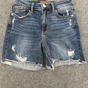 Judy Blue Womens Mid rise Blue distressed‎ cut hem jean shorts sz small.